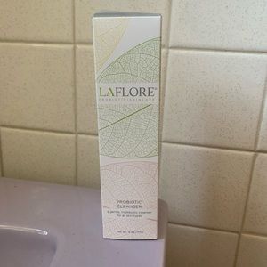 LaFlore Probiotic Cleanser - brand new